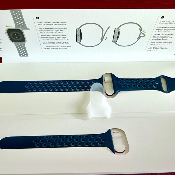 Apple Watch A2352 SE Silver gps/cell 40mm Nike  All Original With Box - Picture 7 of 9